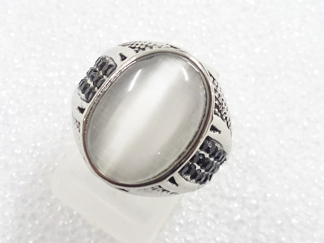 JAPANESE KIMONO / ANTIQUE COLORED STONE RING (SIZE 10)